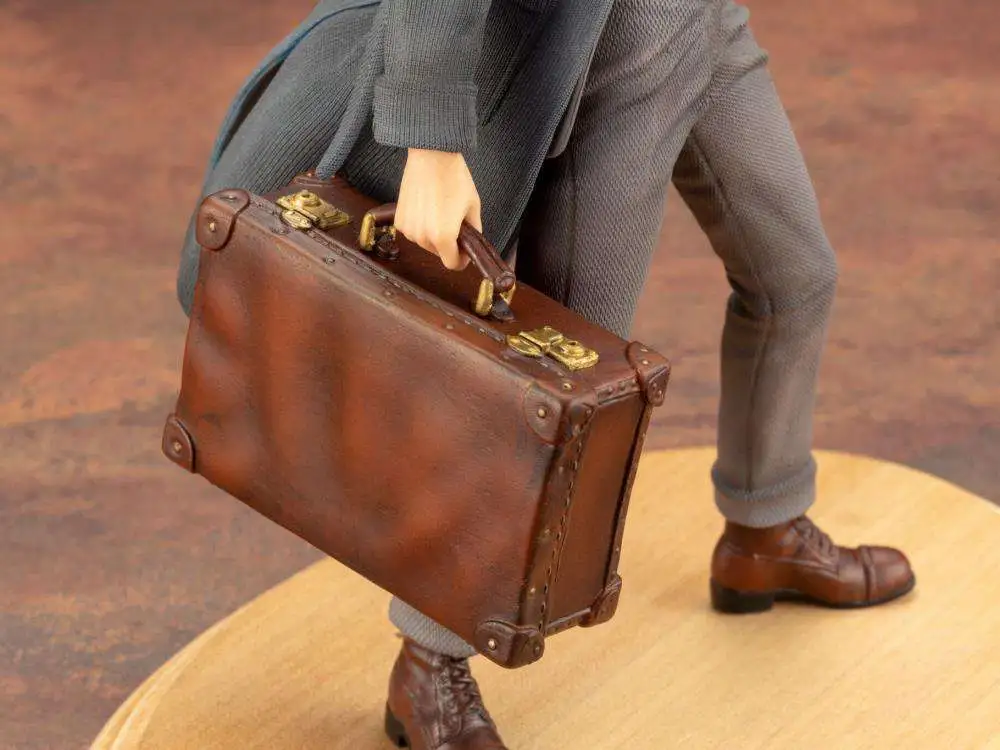 Cheapest π Harry Potter Fantastic Beasts: Crimes of Grindalwald ArtFX+ Newt Scamander 8-Inch Statue π 6 Cheapest π Harry Potter Fantastic Beasts: Crimes of Grindalwald ArtFX+ Newt Scamander 8-Inch Statue π - Image 4
